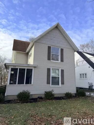 Main picture of 105 Auburn Ave NE