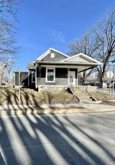 Main picture of 1100 W Jefferson St