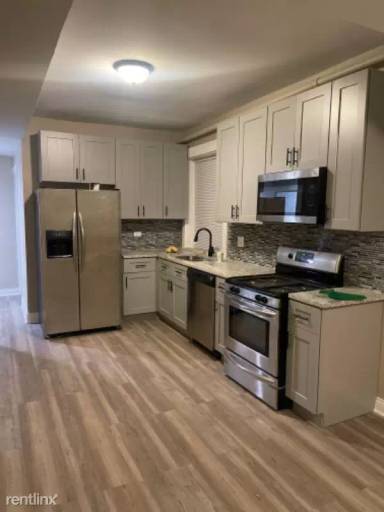Main picture of 3342 W Douglas Blvd
