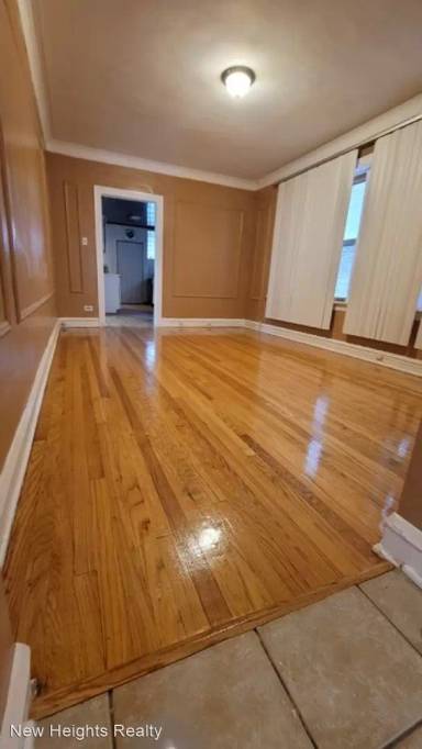 Main picture of 8031 S Rhodes Ave