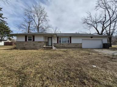 Main picture of 2703 Kristen Dr E