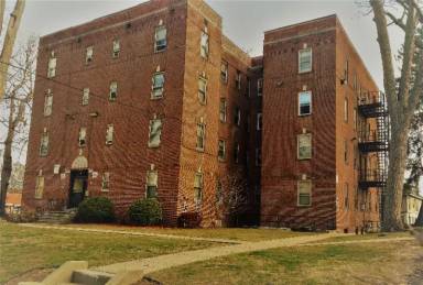 Main picture of 84 Forest St
