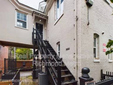 Main picture of 406 W Franklin St