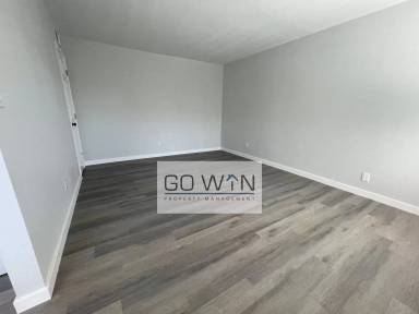 Main picture of 40 E Ingram St
