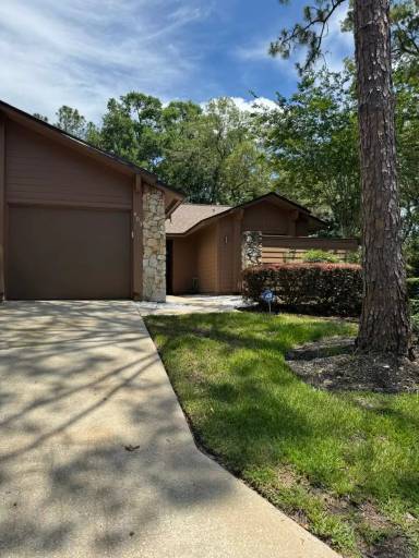Main picture of 403 Newton Pl