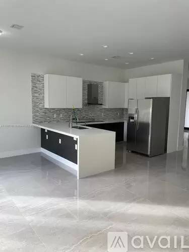 Main picture of 3246 SW 44th St