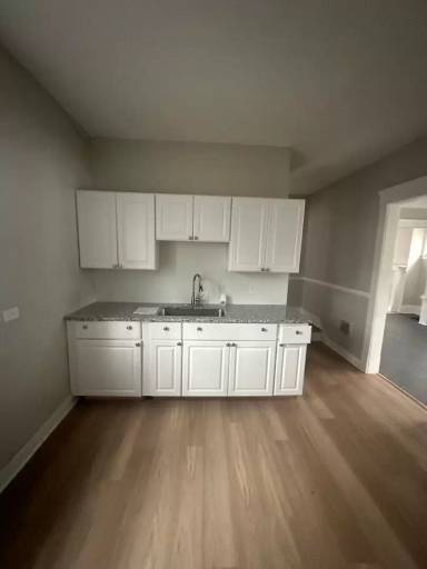 Main picture of 640 E 109th St