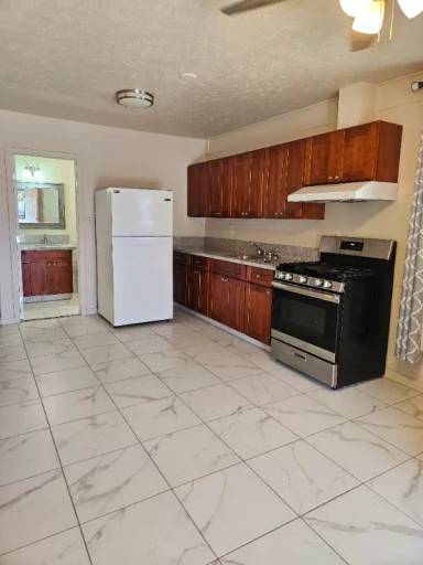 Main picture of 601 S Papa Ave