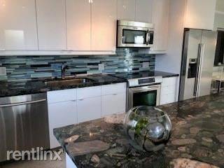 Main picture of 561 Bayshore Dr