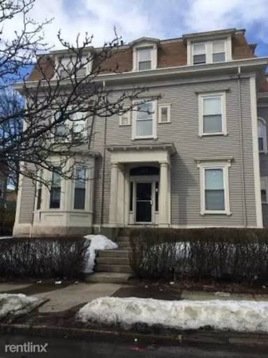 Main picture of 126 Waterman St