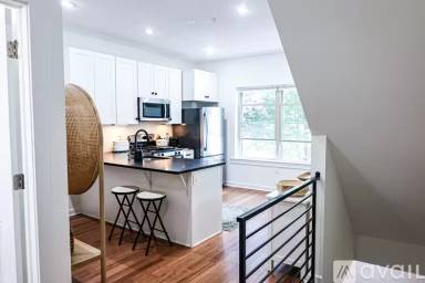 Main picture of 1836 Poplar St