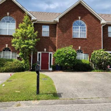 Main picture of 520 Treymoor Lake Cir
