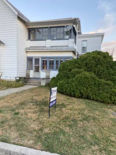 Main picture of 108 W Lincoln St