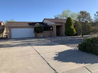 Main picture of 4556 Platinum Dr NE