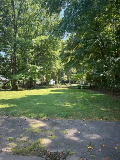 Main picture of 2215 Vineland Ln