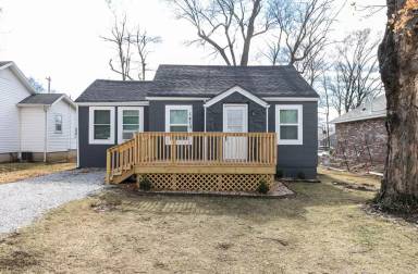 Main picture of 1410 E Lindberg St