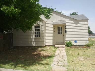 Main picture of 610 S Maryland St