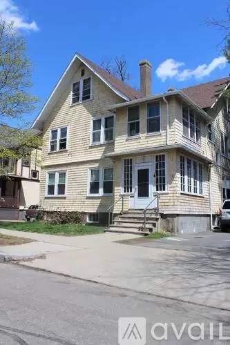 Main picture of 169 Tremont St