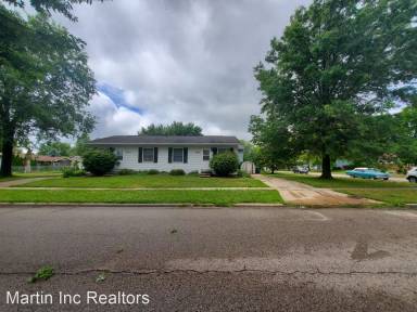 Main picture of 5808 Dahlia Blvd