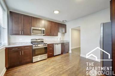 Main picture of 4445 N Rockwell St