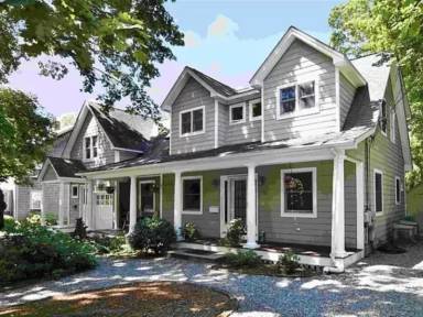 Main picture of 40 Oak St
