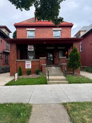 Main picture of 314 W 10th St