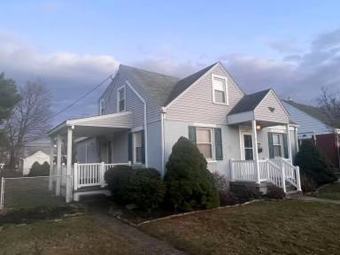 Main picture of 1251 Ulster St