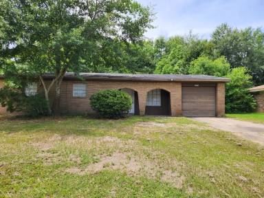 Main picture of 2131 Woodside Dr