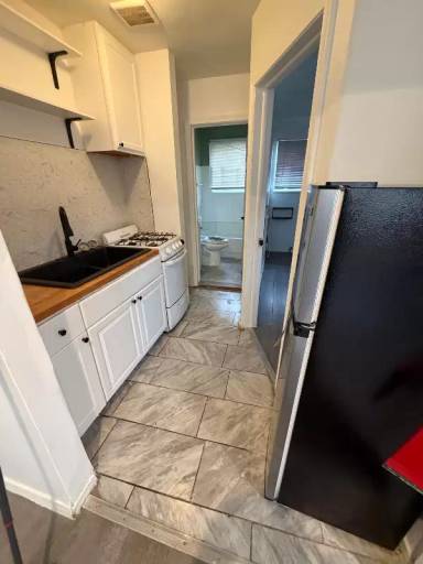 Main picture of 15236 Tireman St