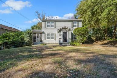 Main picture of 810 N Duval St