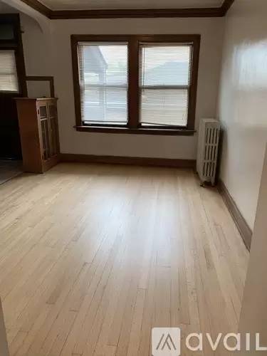 Main picture of 1852 Grove Ave
