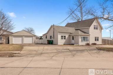Main picture of 1206 4th St SW