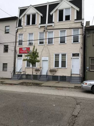 Main picture of 506 Suismon St