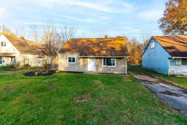 Main picture of 2764 Woodland Ave