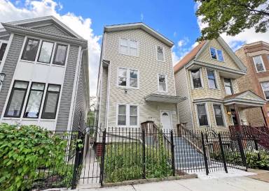 Main picture of 3238 N Whipple St