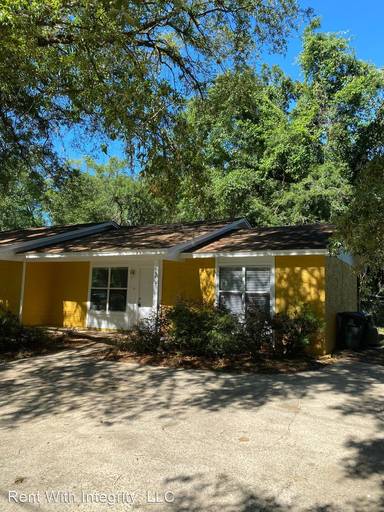 Main picture of 1558 Blountstown St