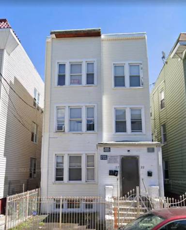 Main picture of 22 Stuyvesant Ave