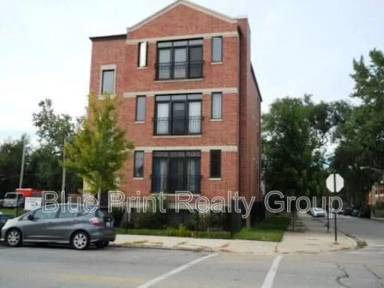 Main picture of 624 E 43rd St