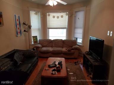 Main picture of 821 W Newport Ave