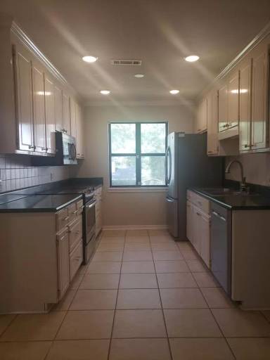 Main picture of 103 Fieldcrest Dr