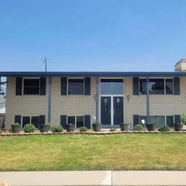 Main picture of 8251 S Roosevelt St