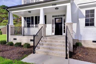 Main picture of 718 Poquoson Ave