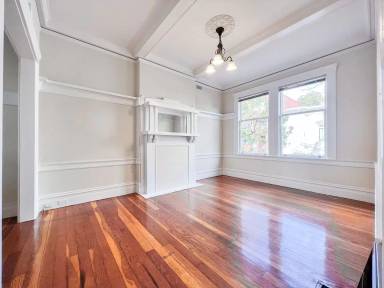 Main picture of 1048 Sanchez St