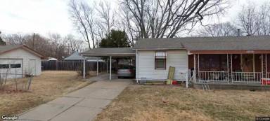 Main picture of 1050 S Saint Clair Ave