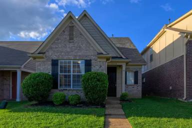 Main picture of 10174 Sorrento Pl