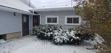 Main picture of 653 S 69th St