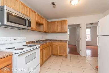 Main picture of 1603 W Oxford St