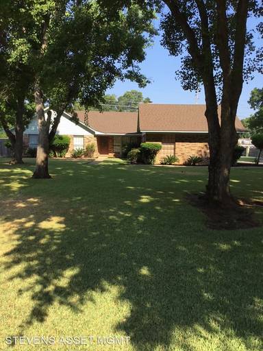 Main picture of 441 Westwood Dr