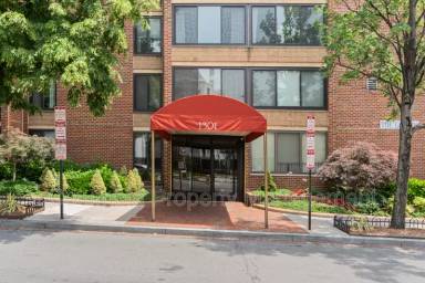 Main picture of Lauren Condominium