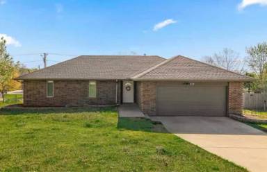 Main picture of 820 Barwick Pl